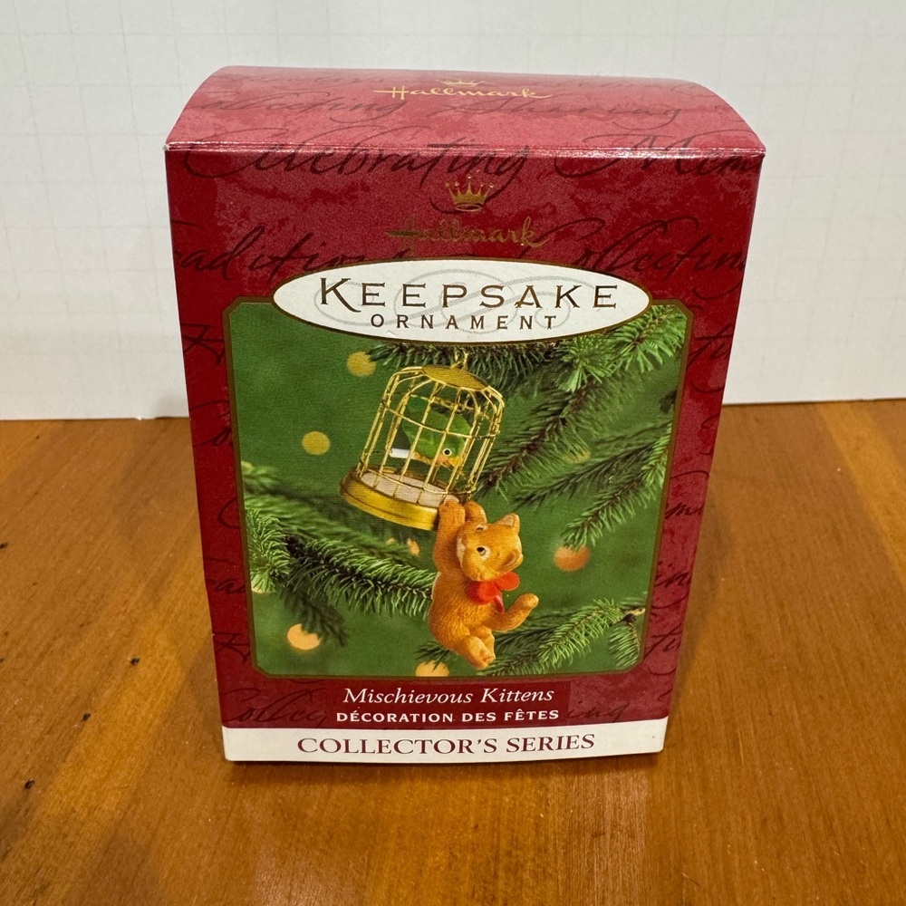 Hallmark Vintage 2000 Mischievous Kittens Christmas ornament collectible